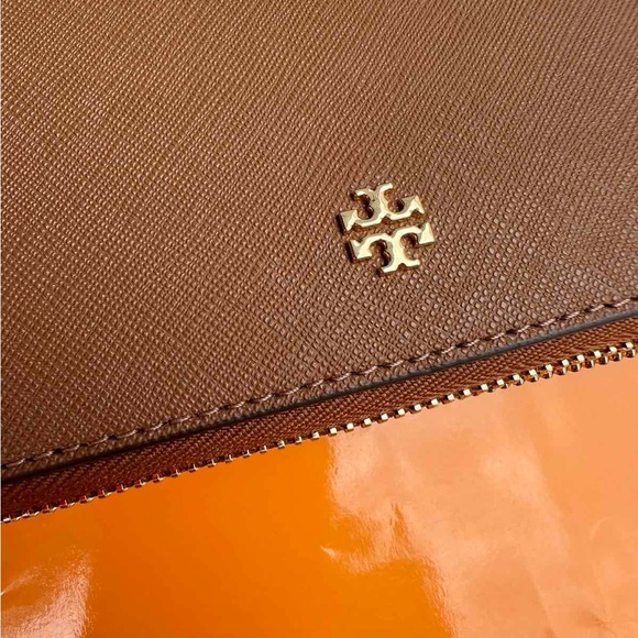 NWT Tory Burch Emerson Continental Wallet Wristlet Brown Leather Shiny Hardware - Picture 4 of 5